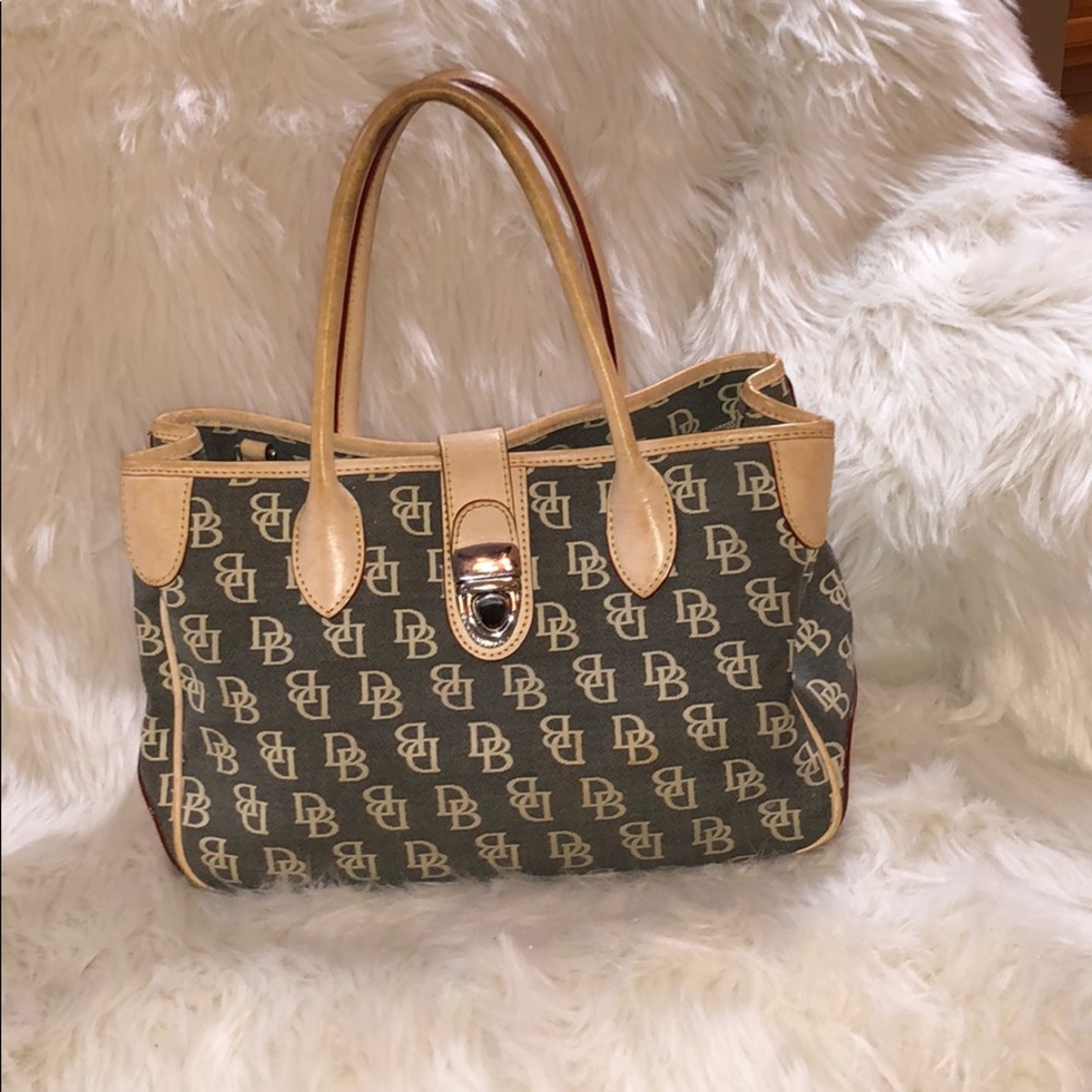 Like new Dooney & Bourke satchel